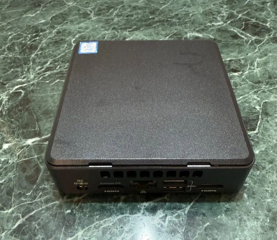 SSD-накопитель Intel NUC Mini PC NUC7i5DNK 8GB 256GB SSD Win11 Pro W/ AC Power C — фото лота 1