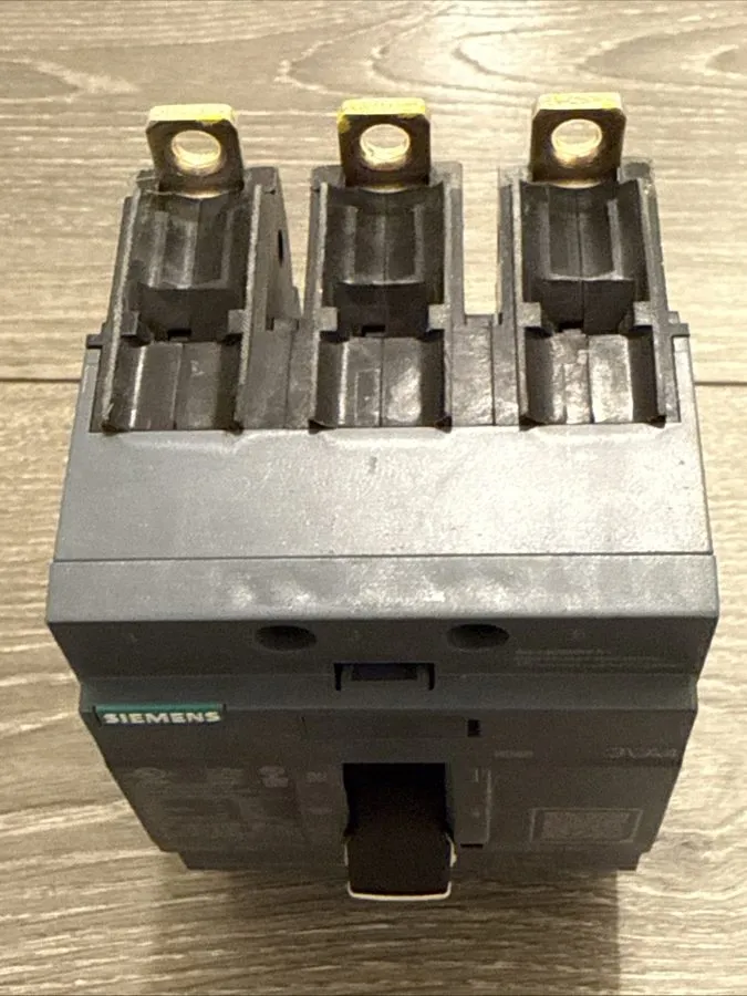Автоматический выключатель Siemens 3VA4150-6ED34-0AA0 Circuit Breaker 3P/50A /48