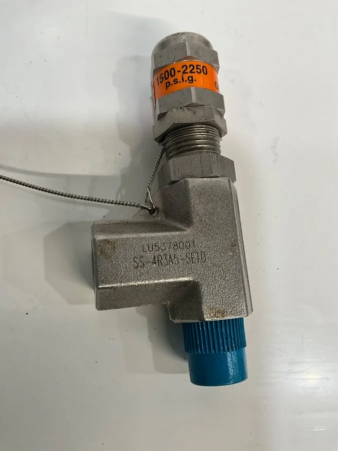 Клапан SWAGELOK SS-4R3A5-SETD Pressure Relief Valve Stainless Steel 1/4" — фото лота 2