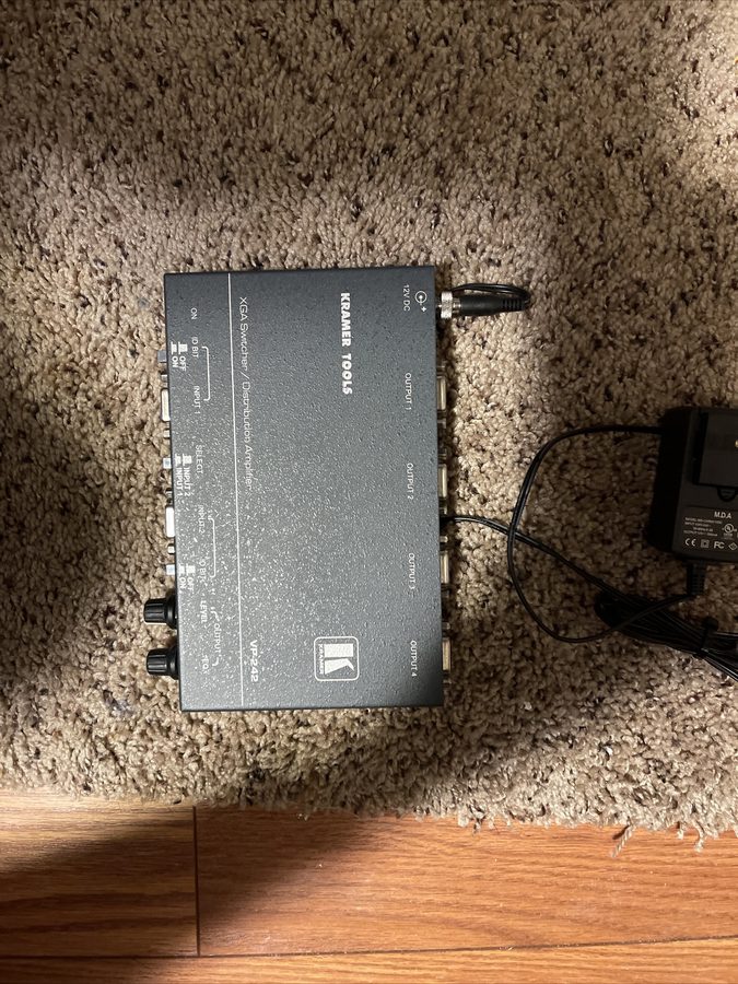 Видеокоммутатор Kramer VP-242 2x1:4 XGA Switcher / Distribution Amplifier — фото лота 1
