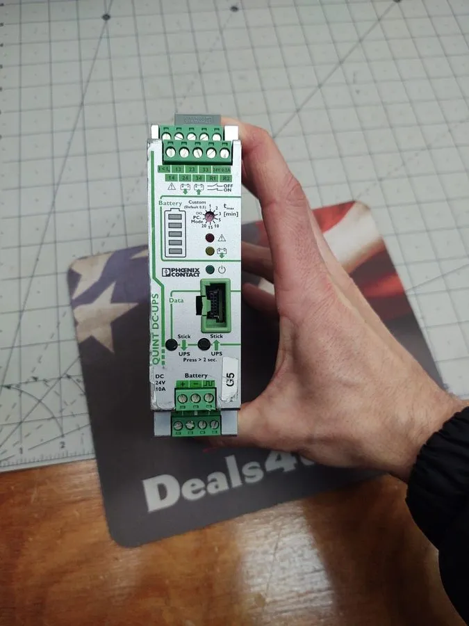 Блок питания Phoenix Contact 2320225 QUINT-UPS/24DC/24DC/10 Power Supply