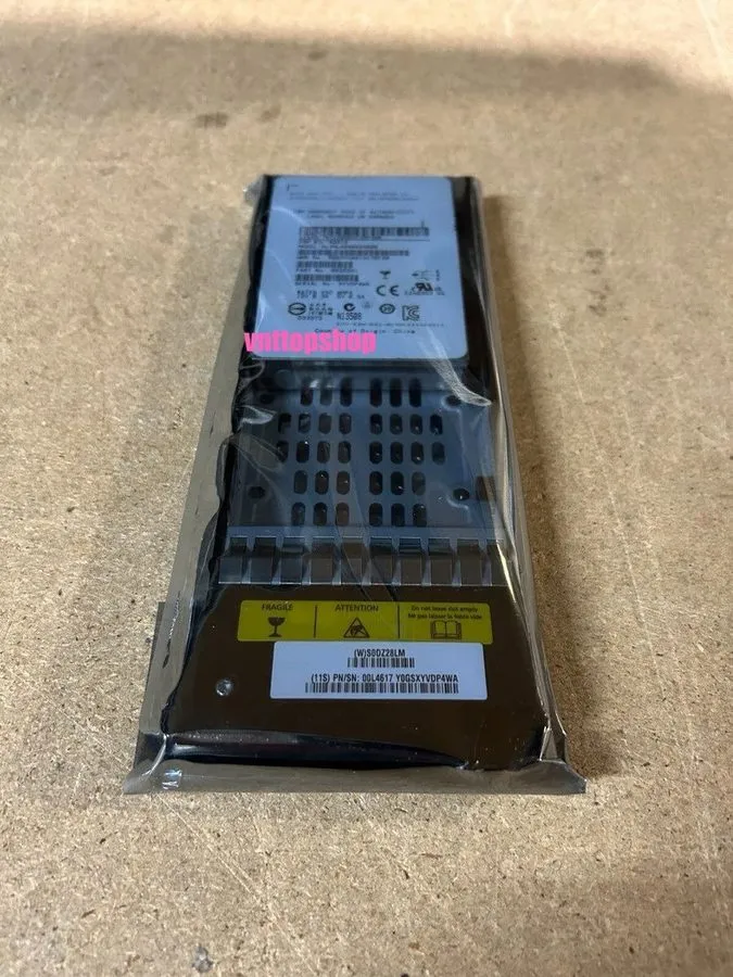 SSD-накопитель IBM 00L4617 SAS/2.5 300GB V7000 SSD Solid State Disk Drives HUSML