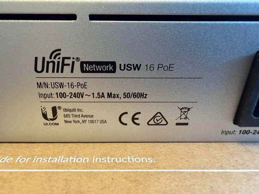 Коммутатор Unifi USW-16-POE Switch 16x1GB 8xPOE 2xSFP w/.5m 1GB DAC & Orig Box !