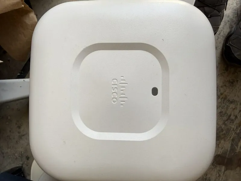 Точка доступа Wi-Fi Cisco AIR-CAP2702I-B-K9 Dual Band Wireless Access Point PoE  — фото лота 1