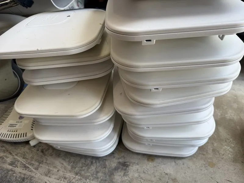 Точка доступа Wi-Fi Cisco AIR-CAP2702I-B-K9 Dual Band Wireless Access Point PoE  — фото лота 2