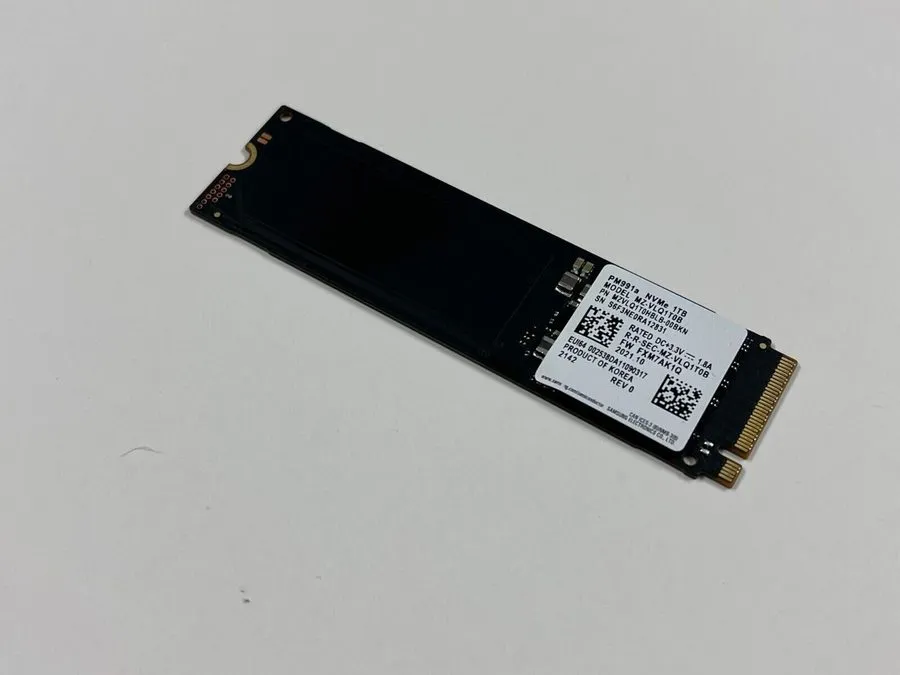 SSD-накопитель Samsung PM991a PCIe NVMe M.2 1TB SSD MZ-VLQ1T0B Solid State Drive