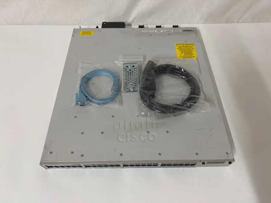 Коммутатор Cisco C9300-48UXM-A 48 Port mGig UPOE (36 Port 2.5G 12 10G)