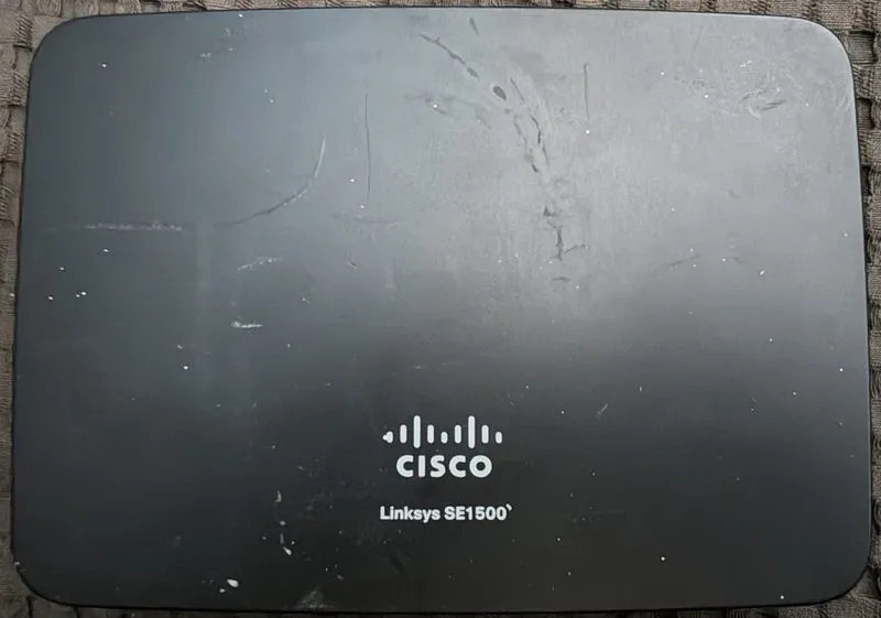 Коммутатор Linksys SE1500 5-Port Fast Ethernet Switch Desktop Network Hub — фото лота 1