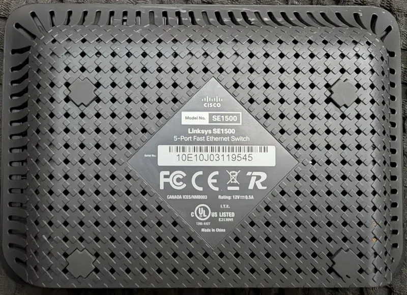 Коммутатор Linksys SE1500 5-Port Fast Ethernet Switch Desktop Network Hub — фото лота 2