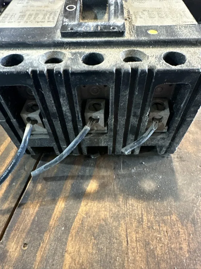 Автоматический выключатель SQUARE D FAL34025 3pole 25 AMP 480V CIRCUIT BREAKER