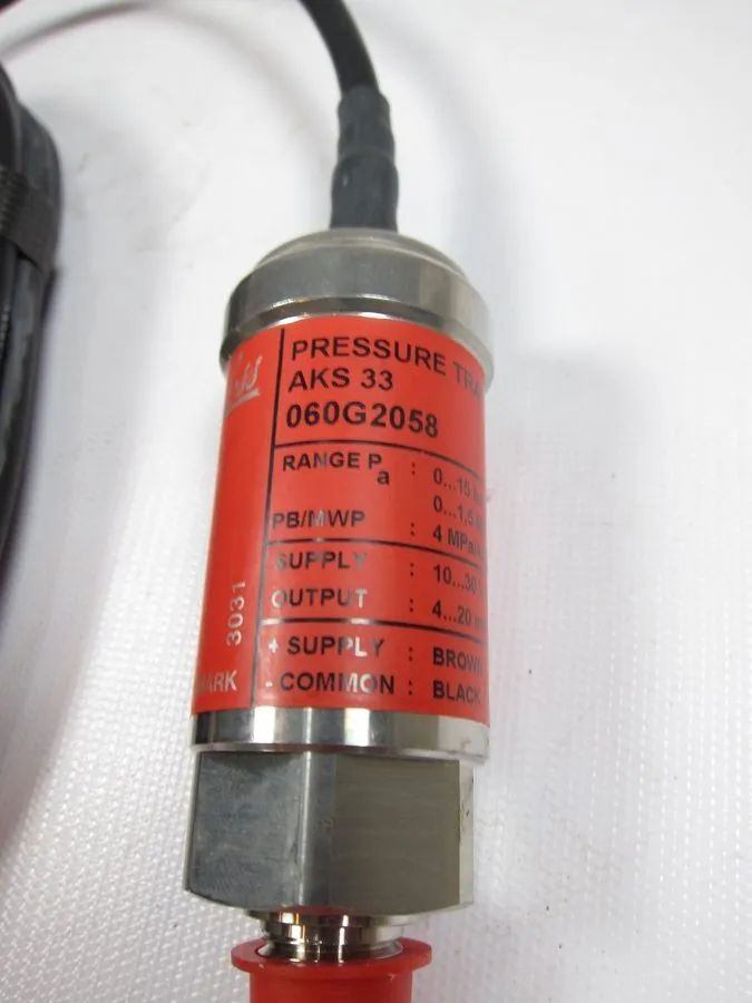Датчик давления AKS33 060G2059 pressure transmitter amk