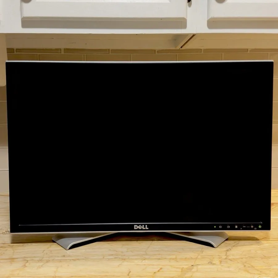 Монитор Dell UltraSharp 2407WFP-HC 24” IPS Monitor 1920x1200 Widescreen DVI VGA 