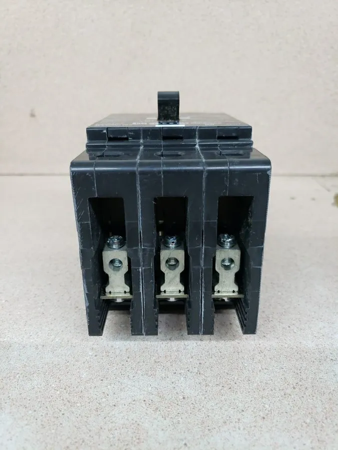 Автоматический выключатель SQUARE D EDB34020, 3P, 20A, 480V, BOLT-ON CIRCUIT BRE