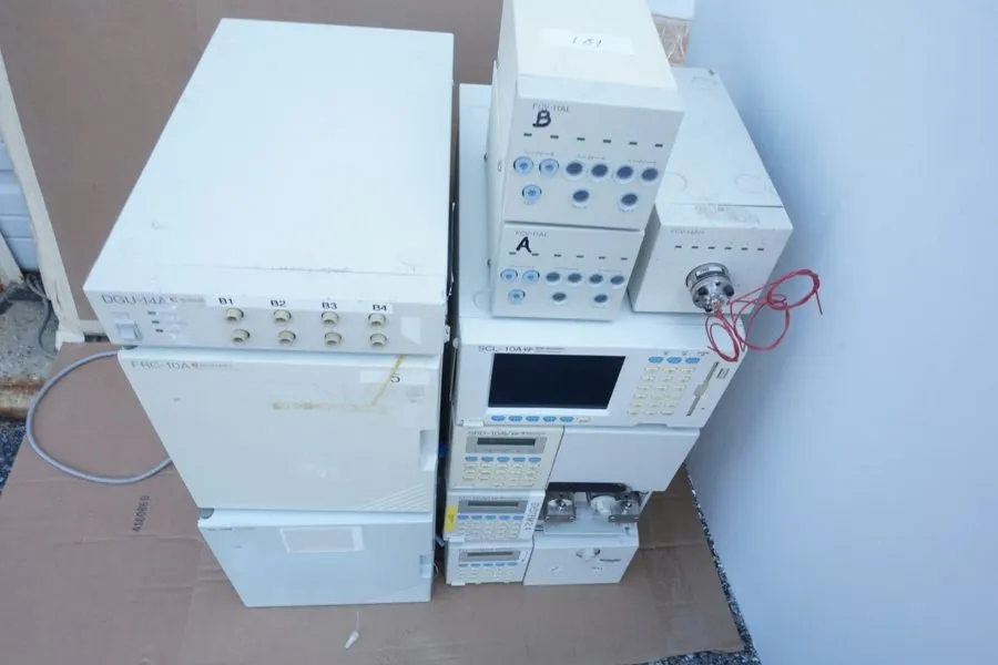 Хроматограф Shimadzu HPLC LC10 VP System Lot SCL-10A VP LC-10AD VP SIL-10AD VP /