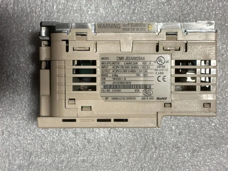 Частотный преобразователь Yaskawa J1000 CIMR-JB2A0002BAA Compact Variable Freque — фото лота 1