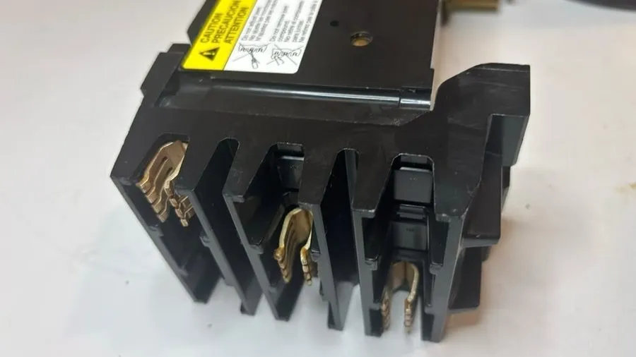 Автоматический выключатель Square D Powerpact FGA34100 I-Line Circuit Breaker 10