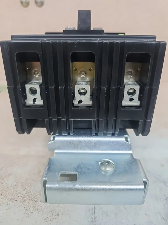 Автоматический выключатель Square D FA34020 I-Line Circuit Breaker 20A 3-Pole 48