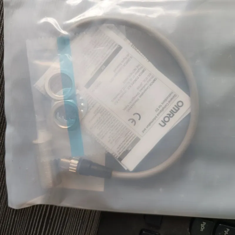 Датчик приближения OMRON E2E-X7D1-M1J-T-Z 0.3M Proximity sensor