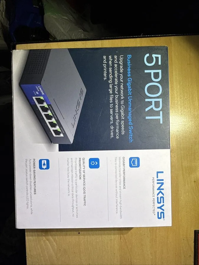 Коммутатор Linksys LGS105 5-Port Gigabit Desktop Ethernet Network Switch