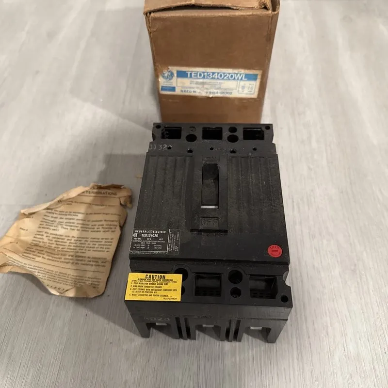 Автоматический выключатель GE TED134020 20-Amp 3-Pole Industrial Circuit Breaker — фото лота 1