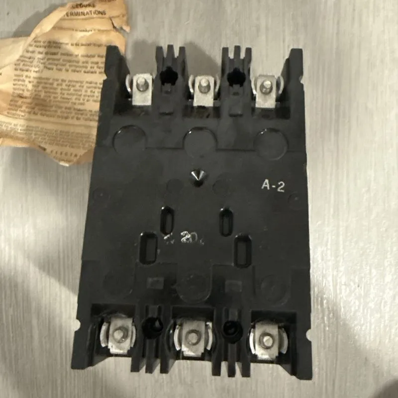 Автоматический выключатель GE TED134020 20-Amp 3-Pole Industrial Circuit Breaker — фото лота 3