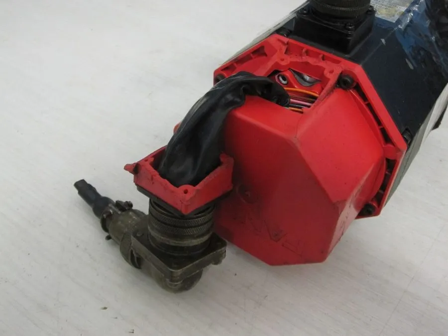 Серводвигатель Fanuc a6/3000 AC Servo Motor A06B-0128-B577#7076 1.4 kW, 114 V Mo — фото лота 2