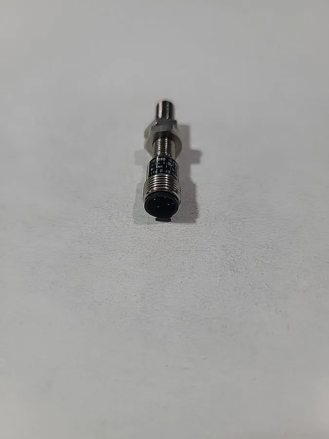 Датчик приближения IFM Efector IEB3001-BP0G/US Proximity Sensor 1mm Range 10-36V — фото лота 1