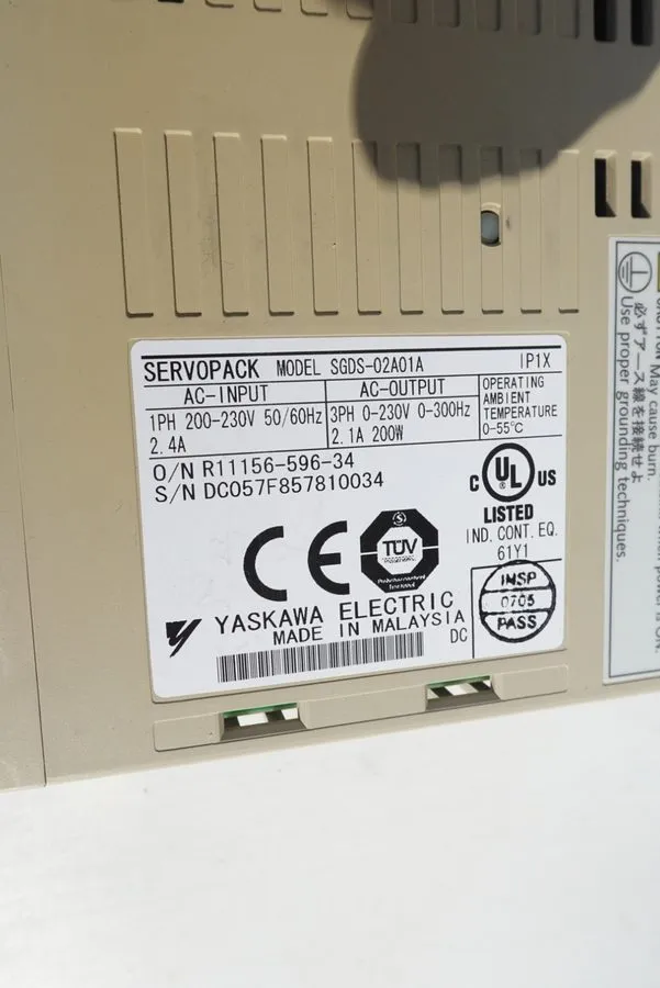 Сервопривод Yaskawa SGDS-02A01A SERVOPACK Servo Drive 200W 200V — фото лота 1