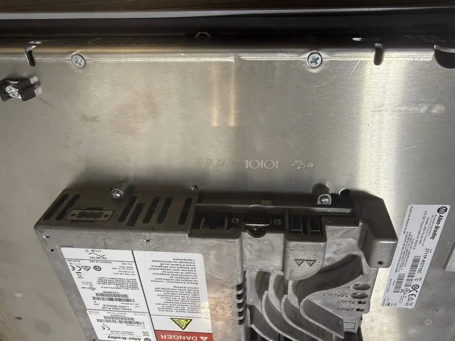 Панель оператора Allen Bradley 2711P-T15C4A8 /A PanelView Plus 1500 Operator Int — фото лота 1