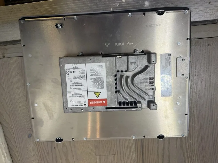 Панель оператора Allen Bradley 2711P-T15C4A8 /A PanelView Plus 1500 Operator Int — фото лота 2