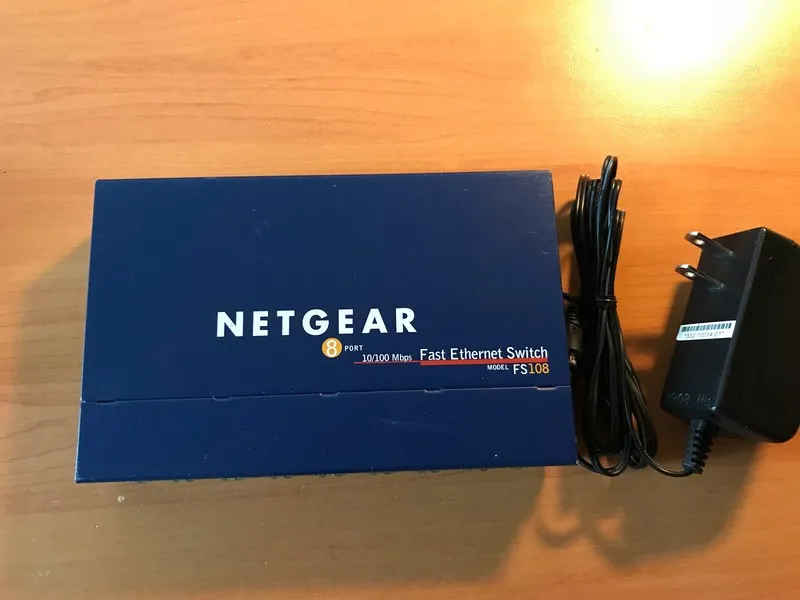Коммутатор Netgear Prosafe 8-PORT Fast Ethernet Switch Desktop Switch FS108