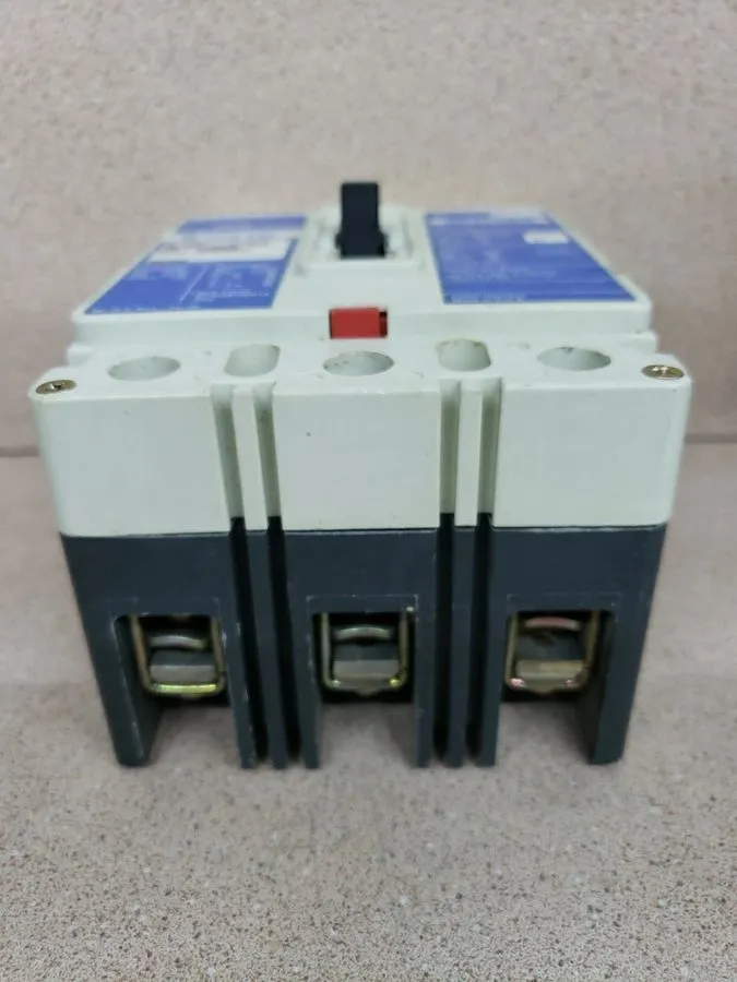 Автоматический выключатель EHD3040 Cutler Hammer 40 Amp 480V 3 Pole Circuit Brea — фото лота 1