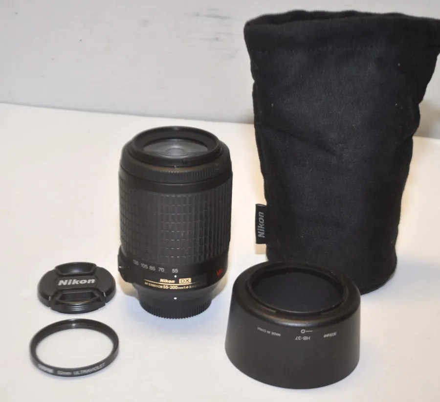Объектив NIKON AF-S NIKKOR 55-200mm f4-5.6G ED DX VR IF LENS, CAPS, POUCH