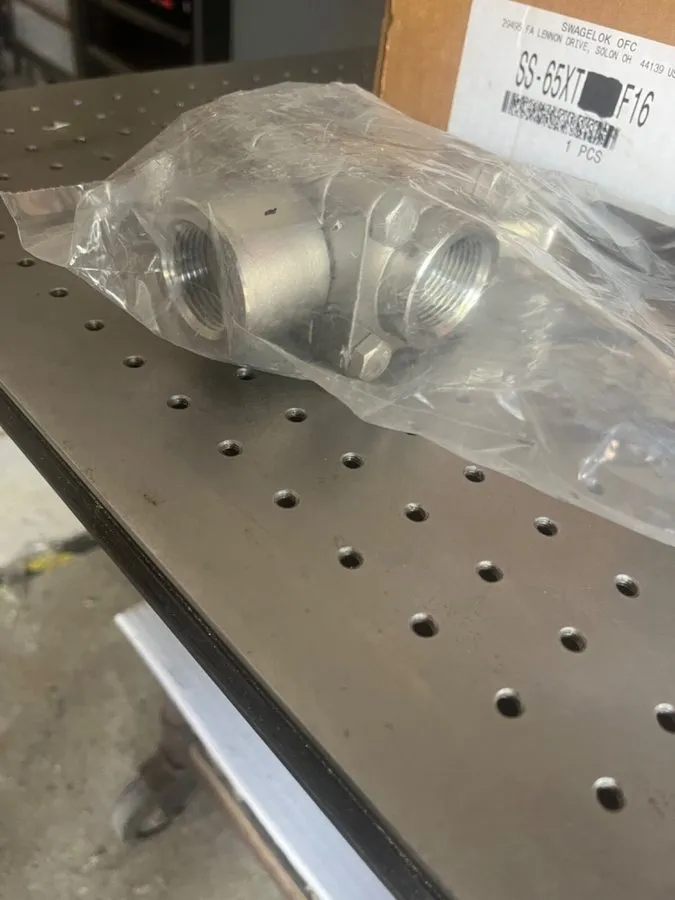 Клапан Swagelok SS-65XTF16 SS 3-Piece 60 Series 3-Way Ball Valve FNSP