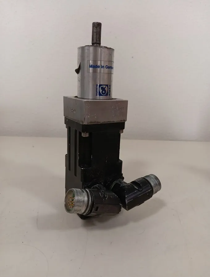 Серводвигатель Allen-Bradley MPL-B1530U-EJ42AA Inverter Duty Servo Motor