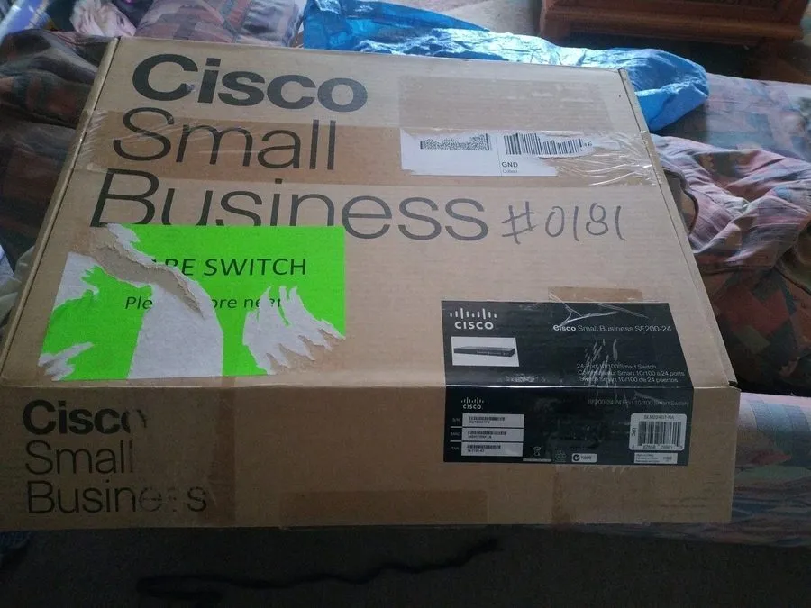 Коммутатор Cisco SF200-24P 24-Port 10/100 PoE Smart Managed Rackmount Switch