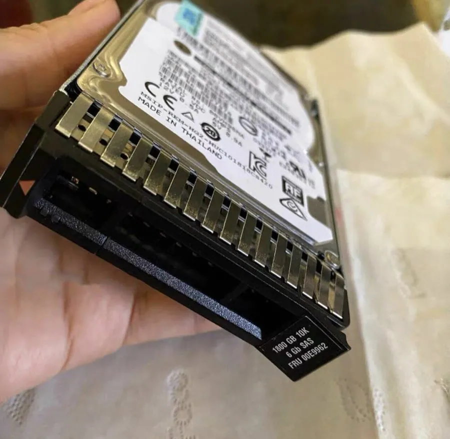 Жёсткий диск NewIBM 00E9958 1.8TB 00E9962 SAS 10K 6Gb/s 2.5" POWER8 E850 P8 HARD