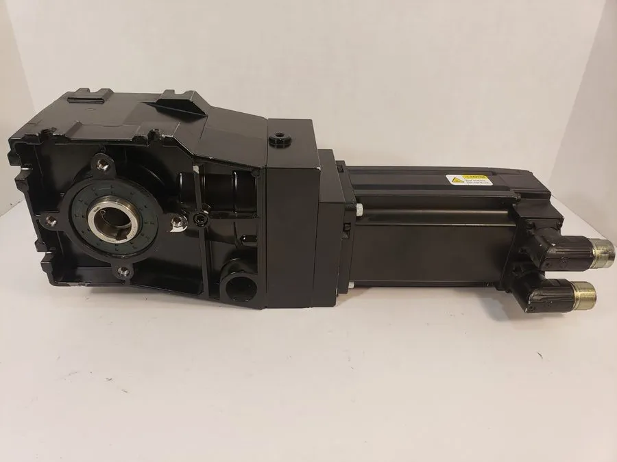 Серводвигатель Allen Bradley MPL-B330P-MK72AA Ser A AC Servo Motor / Lenze GKR04 — фото лота 2