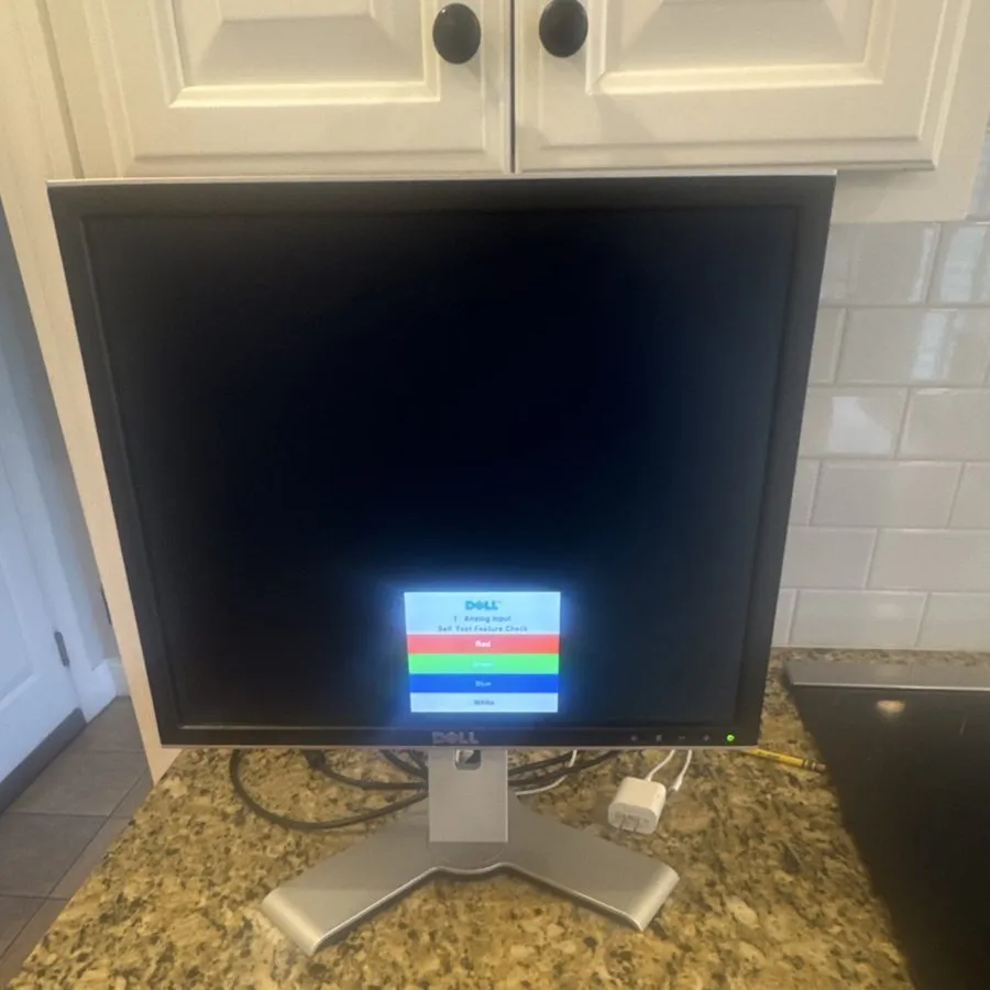 Монитор Dell UltraSharp 1907FPf 19" LCD Monitor 1280x1024 Silver VGA DVI Tiltabl — фото лота 1