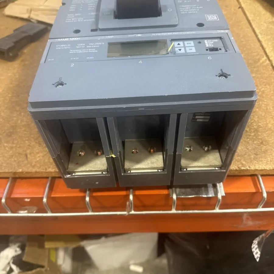 Автоматический выключатель Siemens 3VA6712-5KP31-0AA0 Circuit Breaker 1200A 3P 6
