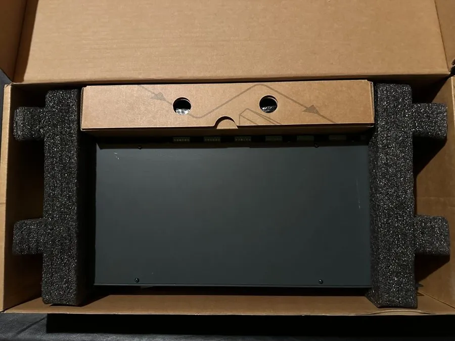 Видеокоммутатор KRAMER VP-61 XL VGA AUDIO SWITCHER VP-61XL/110V — фото лота 2