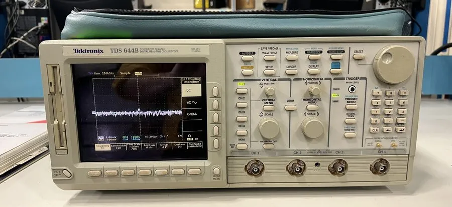 Осциллограф Tektronix TDS644B /13/1F/2F Digital Oscilloscope 500MHz 2.5GS/s 4Ch