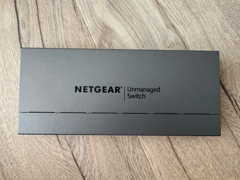 Коммутатор NETGEAR BUSINESS GS108LP 8 Port Gigabit Ethernet 60 W PoE+ Switch