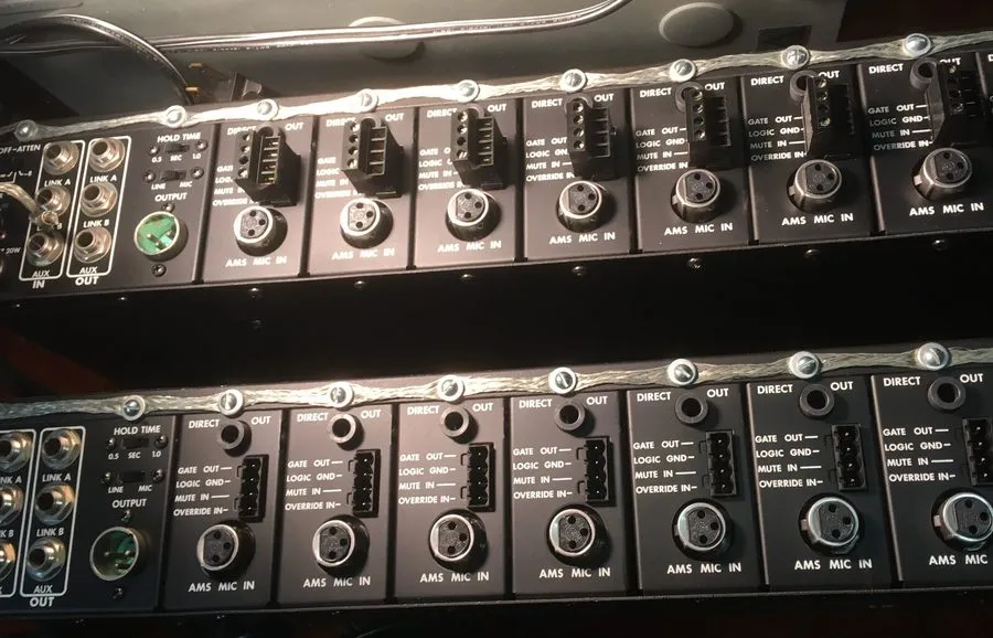 Радиосистема Shure AMS8000 Automatic Microphone System 8-CH 8 Channel Mixer