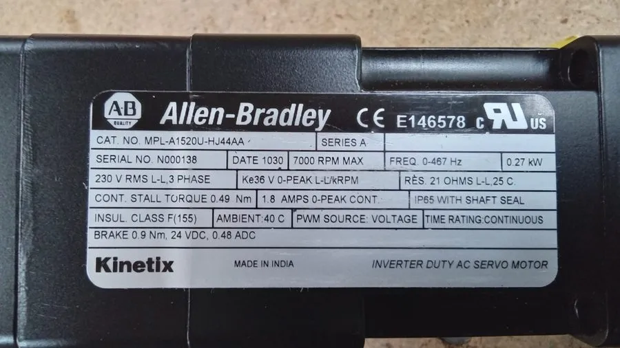 Серводвигатель Allen Bradley MPL-A1520U-HJ44AA Servo Motor — фото лота 1