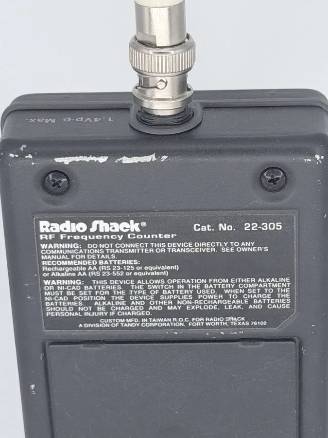 Дисплей RadioShack 22-305 RF Frequency Counter Portable Working w Antenna