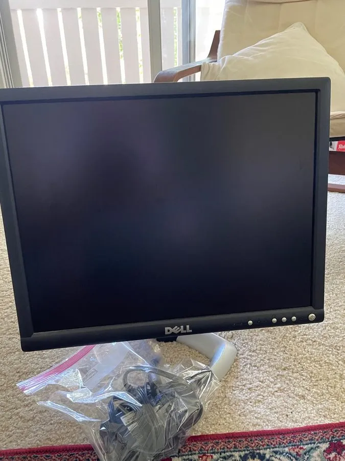 Монитор Dell UltraSharp 2001FP 20” LCD Monitor 1600x1200 DVI VGA USB