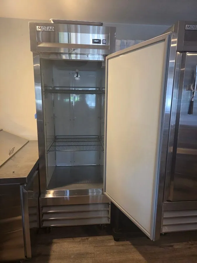 Холодильный шкаф 5115 MoTak MSD-2DR-BAL-X 54" Two Section Reach In Refrigerator,
