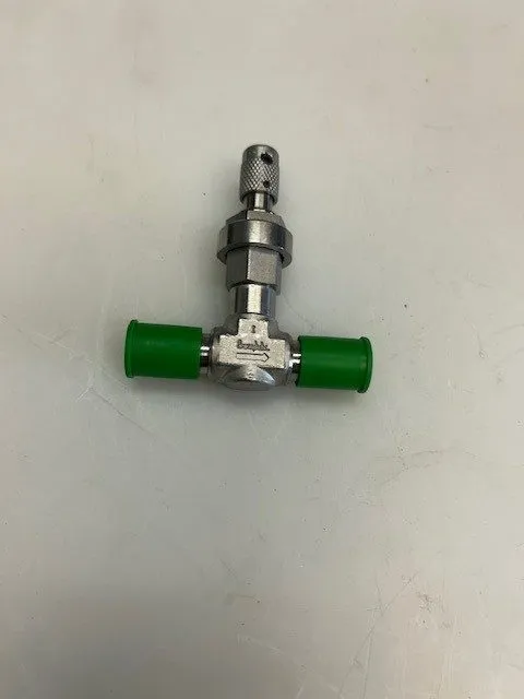 Клапан SWAGELOK SS-4MG-VCR MEDIUM FLOW METERING VALVE 0004671472