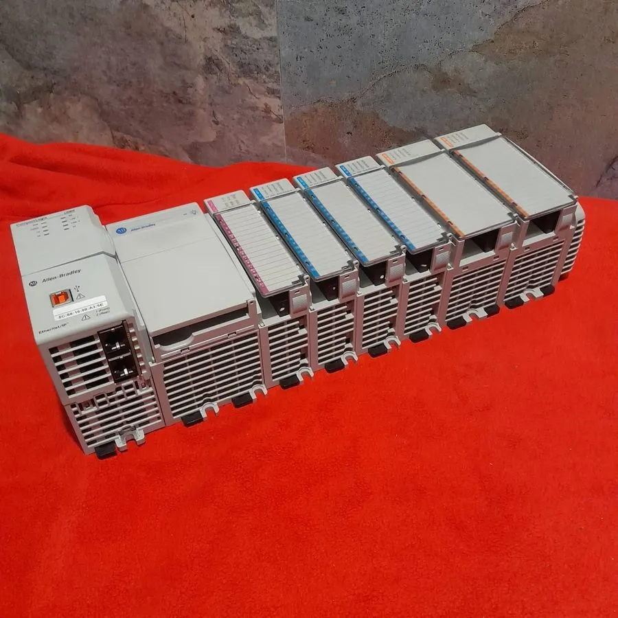 ПЛК Allen Bradley CompactLogix 1769-L33ER PLC Rack Set 48DI 32DO Pulled From Pan